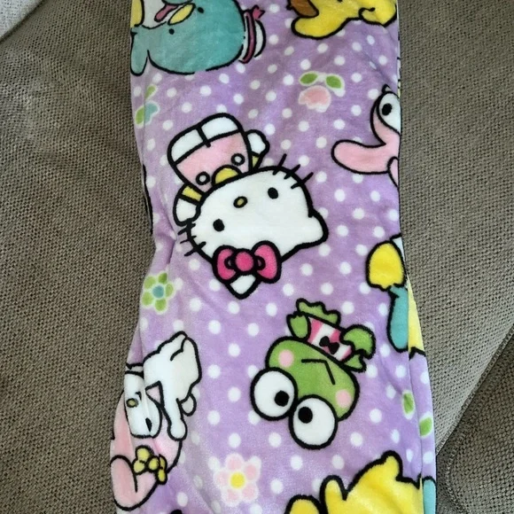 Hello Kitty and Friends Blanket - Picture 2 of 3